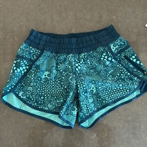 Lululemon hotty hot shorts. Low rise. Size 6. 4” inseam. Excellent condition